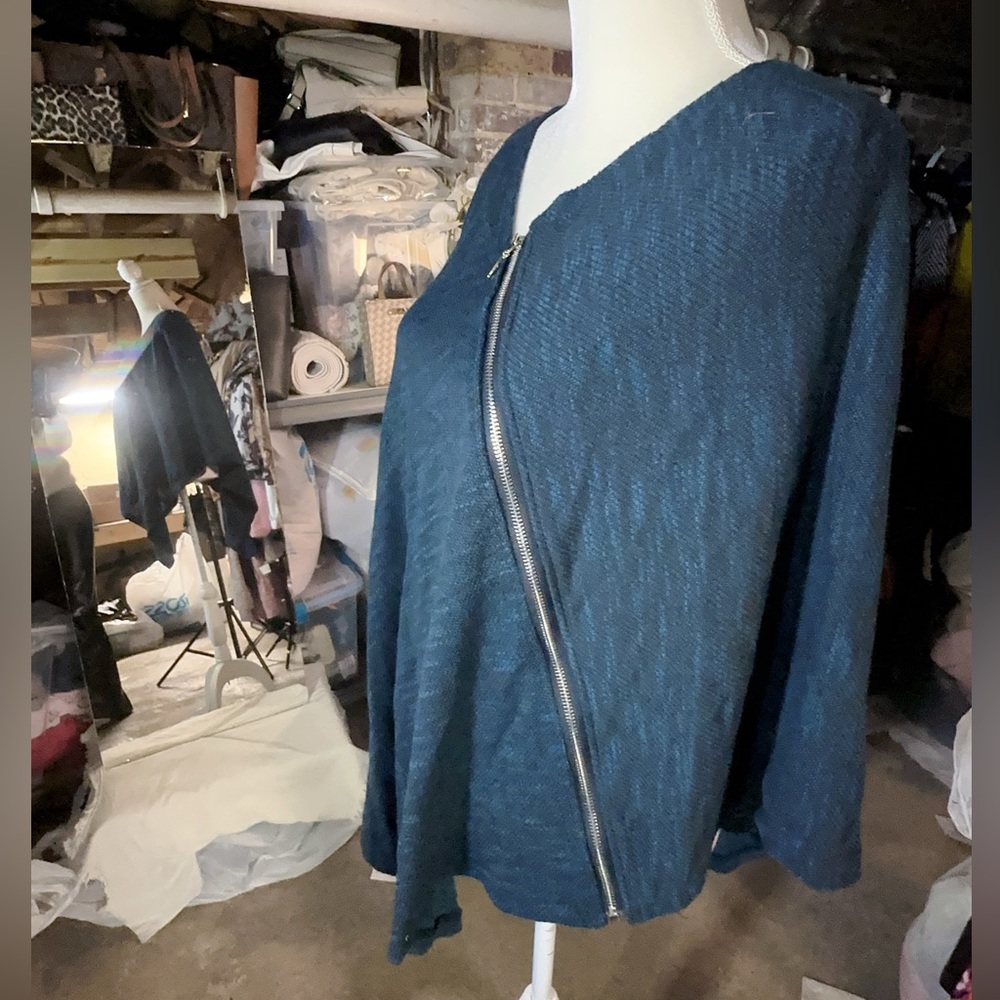 BALANCE COLLECTION ZIPPER PONCHO WEAR TWO WAYS INSIDE HIDDEN POCKET NWT